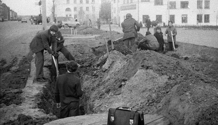 Весна 1978 г. Ижевск. Начало работ по строительству подземного перехода.