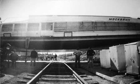 Доставка теплохода Москва-117 в Ижевск. 1982 год. Фотограф Ф.А. Жемелев