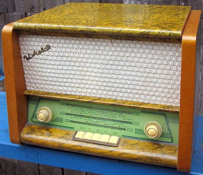 Радиола сетевая 5-ти ламповая "Ижевск" с 1961 года выпускалась на Ижевском радиозаводе.