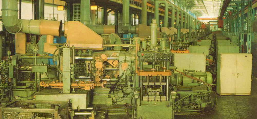 Робототехнический комплекс литья под давлением (Robot-operated die-casting complex), 80-е годы. ИЖМАШ.