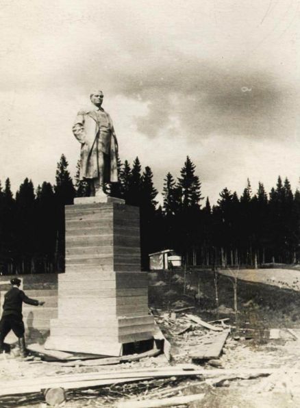 Первый памятник Кирову, 1937 год. Ижевск.