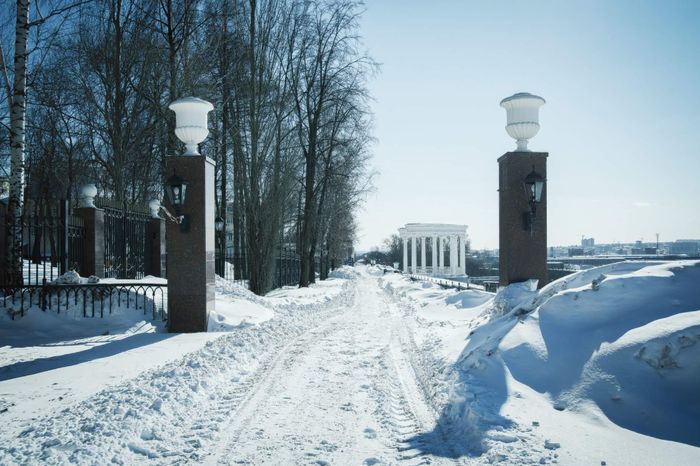 Зимняя набережная. Фото: Дмитрий Королев. Ижевск. Ротонда. Март 2018 года.