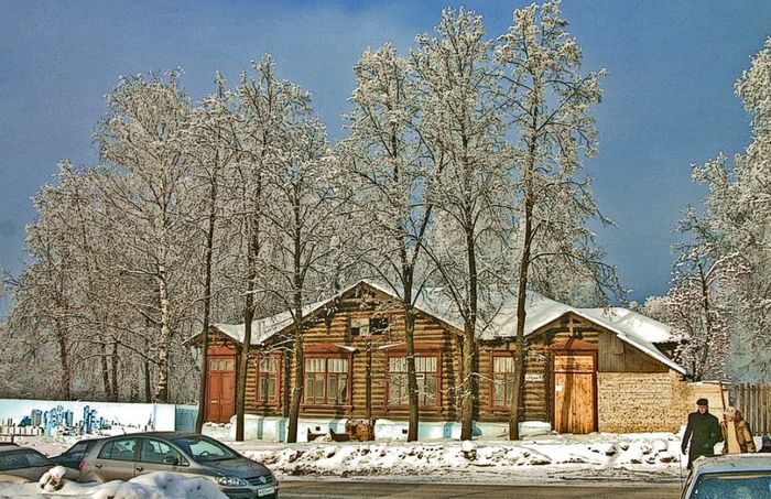 Дом, в котором жил Калашников. Фото Виктор Шумихин. 2008 г.