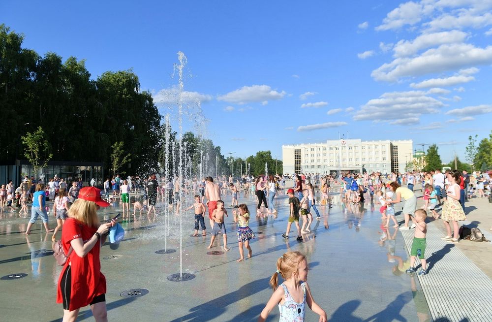 Новый фонтан на центральной площади в Ижевске. 2021 г.