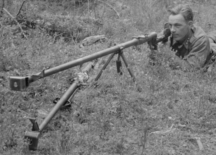 Противотанковое ружьё системы Дегтярева В.А. (ПТРД-41) во время ВОВ.