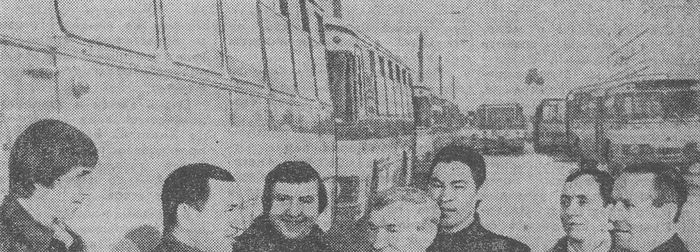 20 октября 1979 год. Ижевск, территория 2-го автобусного парка. Передовые водители-коммунисты выбранные для обслуживания "Олимпиады-80" в Москве. Удмуртская АССР.