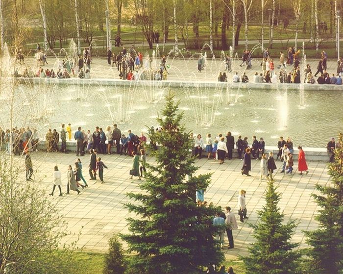 Фонтаны на Центральной площади Ижевска, конец 90-х
