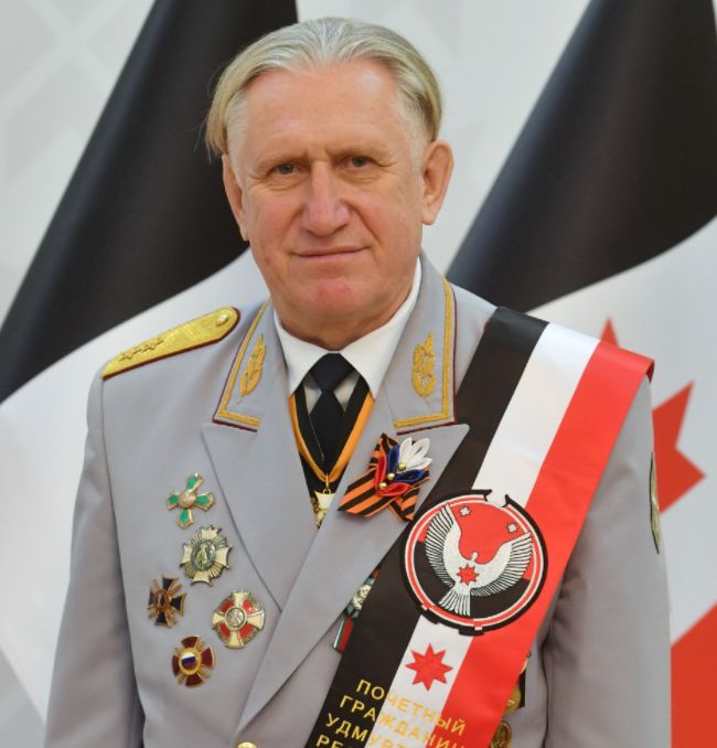 Генерал-лейтенант внутренней службы в отставке Григорий Владимирович Желудов.