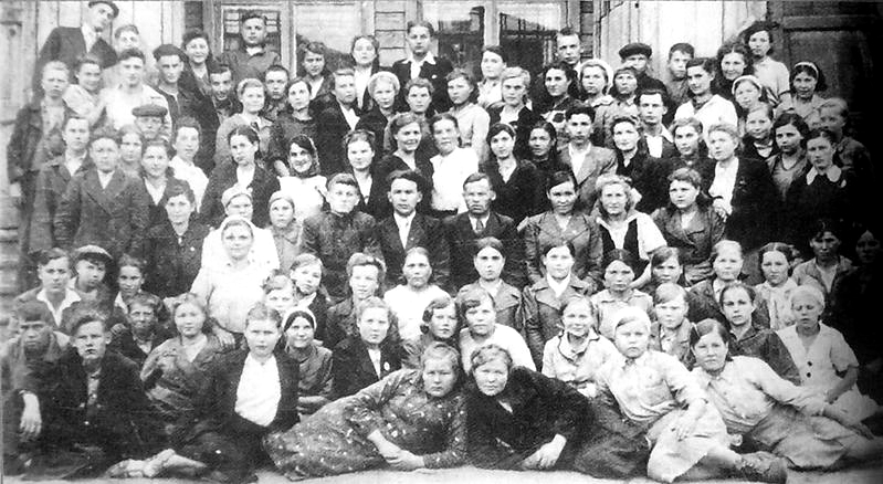 Работники завода №46. 1940 г.