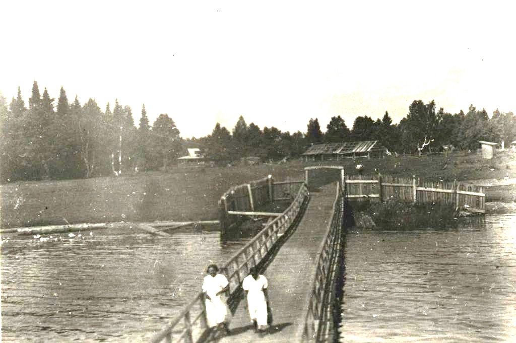 Деревянный мост на Воложку, фото 1938 года.