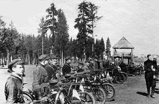 Ходовые испытания на окраине Ижевска, 1936 год