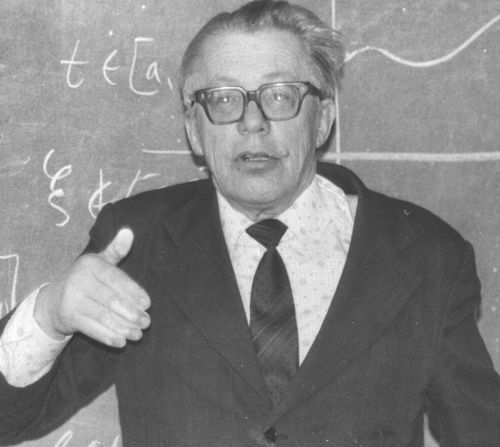 Профессор Николай Викторович Азбелев, возглавлял кафедру высшей математики ИМИ.