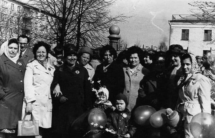 Праздничная демонстрация в Ижевске. 1974 год.