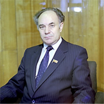 Академик В.И.Кудинов - один из основателей и  первый генеральный директор объединения "Удмуртнефть", "Почётный гражданин Удмуртии".