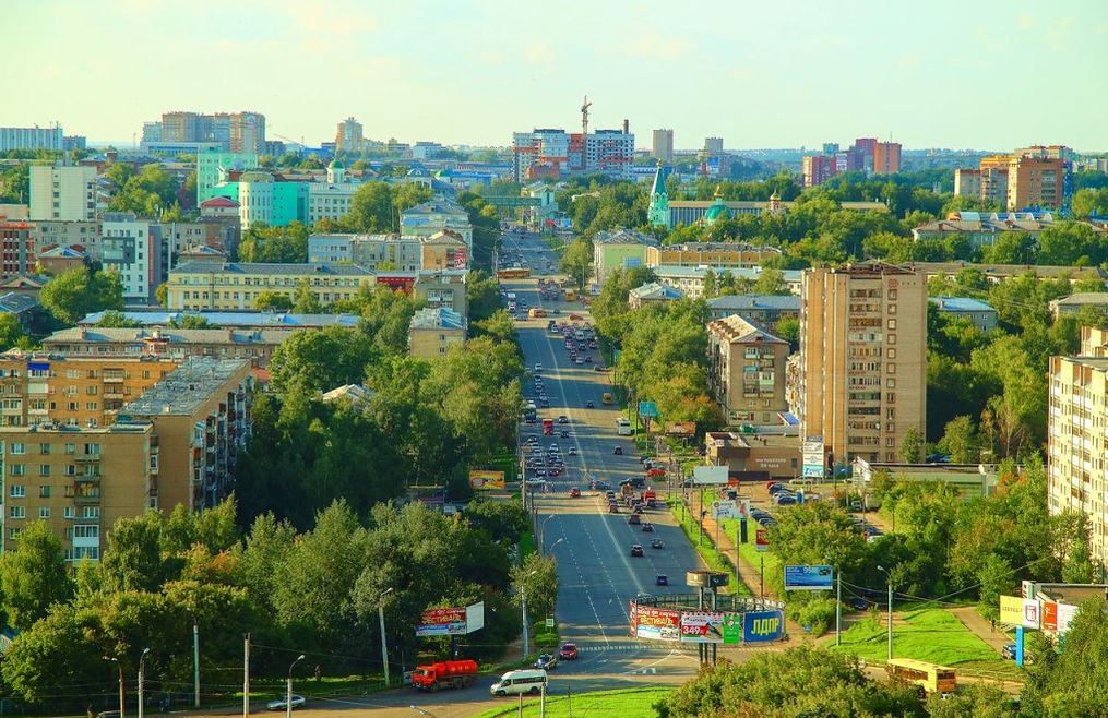 Улица Удмуртская. Ижевск. Фото Дмитрия Солодянкина.