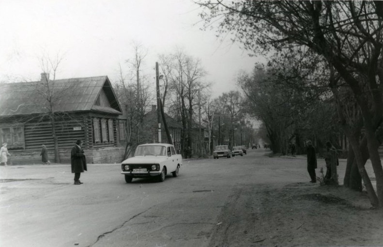 Перекресток улиц Пастухова - Красная. Ижевск. 13.05.1986 год. Фото Ф.А.Жемелева.