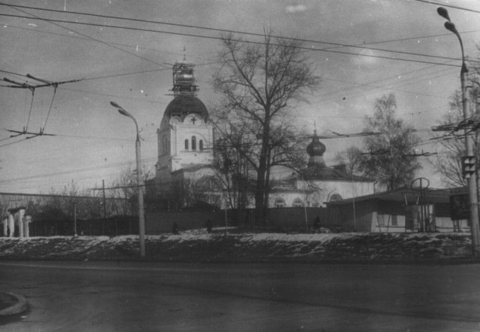 Свято-Троицкая церковь. Ижевск. Строительство колокольни, середина 1980-х годов.