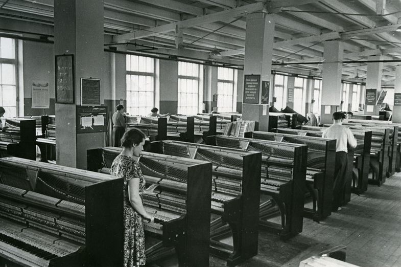 Ижевская фабрика пианино. Фото: 1958 год.
