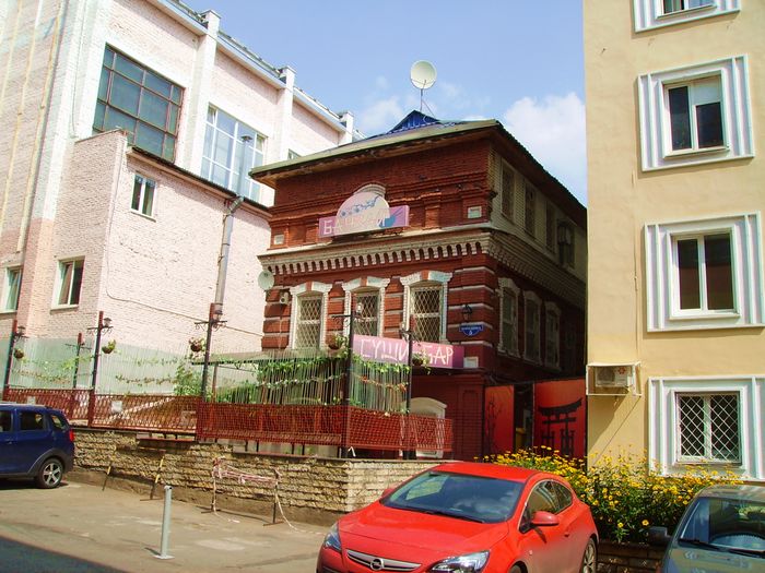 Этот дом, ул. Бородина 5, Ижевск, когда-то принадлежал купцу Чигвинцеву.