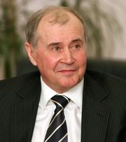 Фанил Зиятдинов Газисович - генеральный директор завода "Купол" с 2014 года. Почетный гражданин Удмуртской Республики.